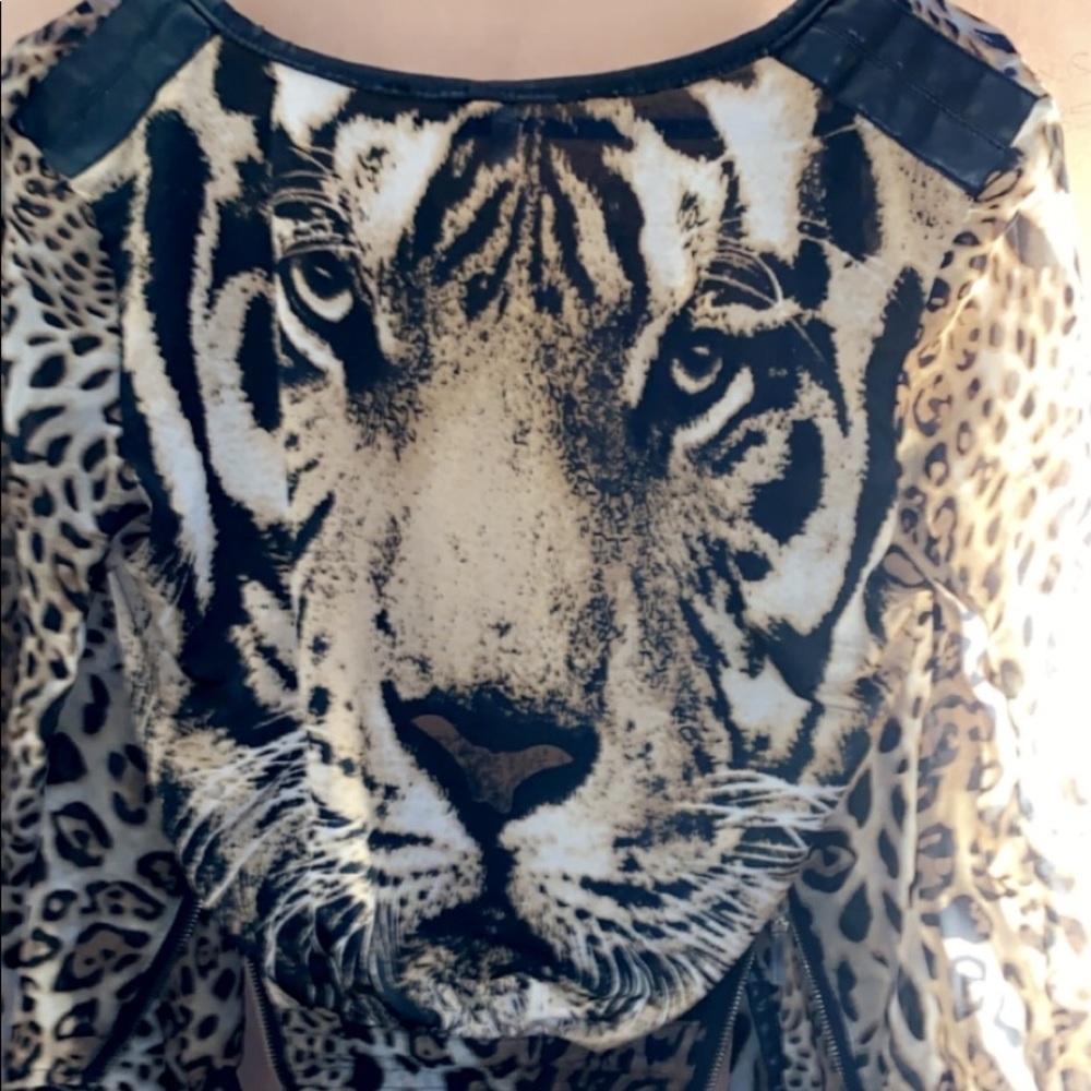 Cheetah sweater by 36 point 5
